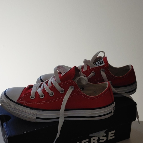 kids red converse sneakers